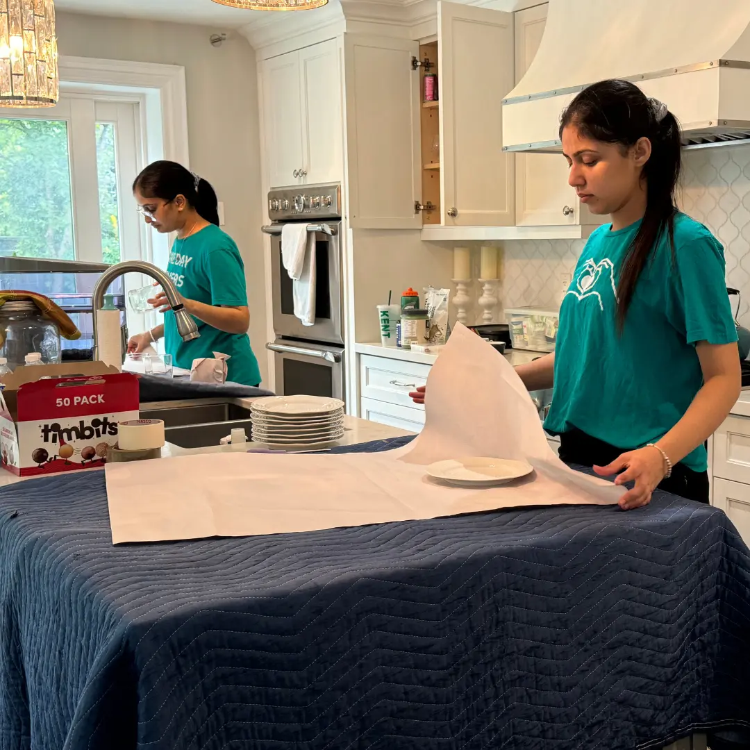 Gentle Packing & Unpacking Toronto moving company offering gentle pack & unpack service